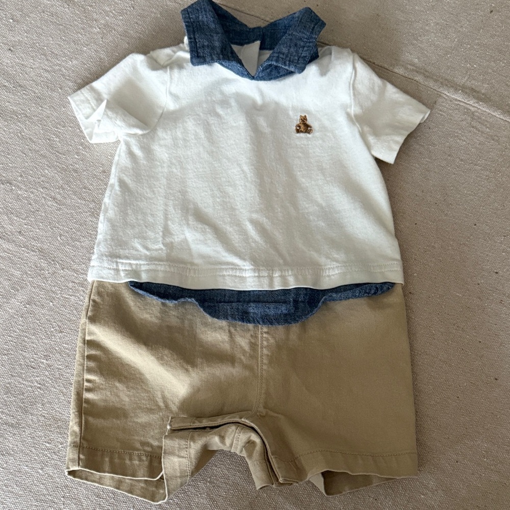 Baby GAP Tan Shorts with White and Blue Top 🧸